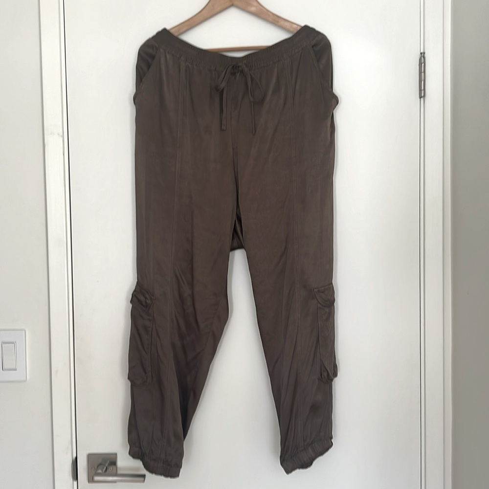 Johnny Was Silky Cargo Pant size L